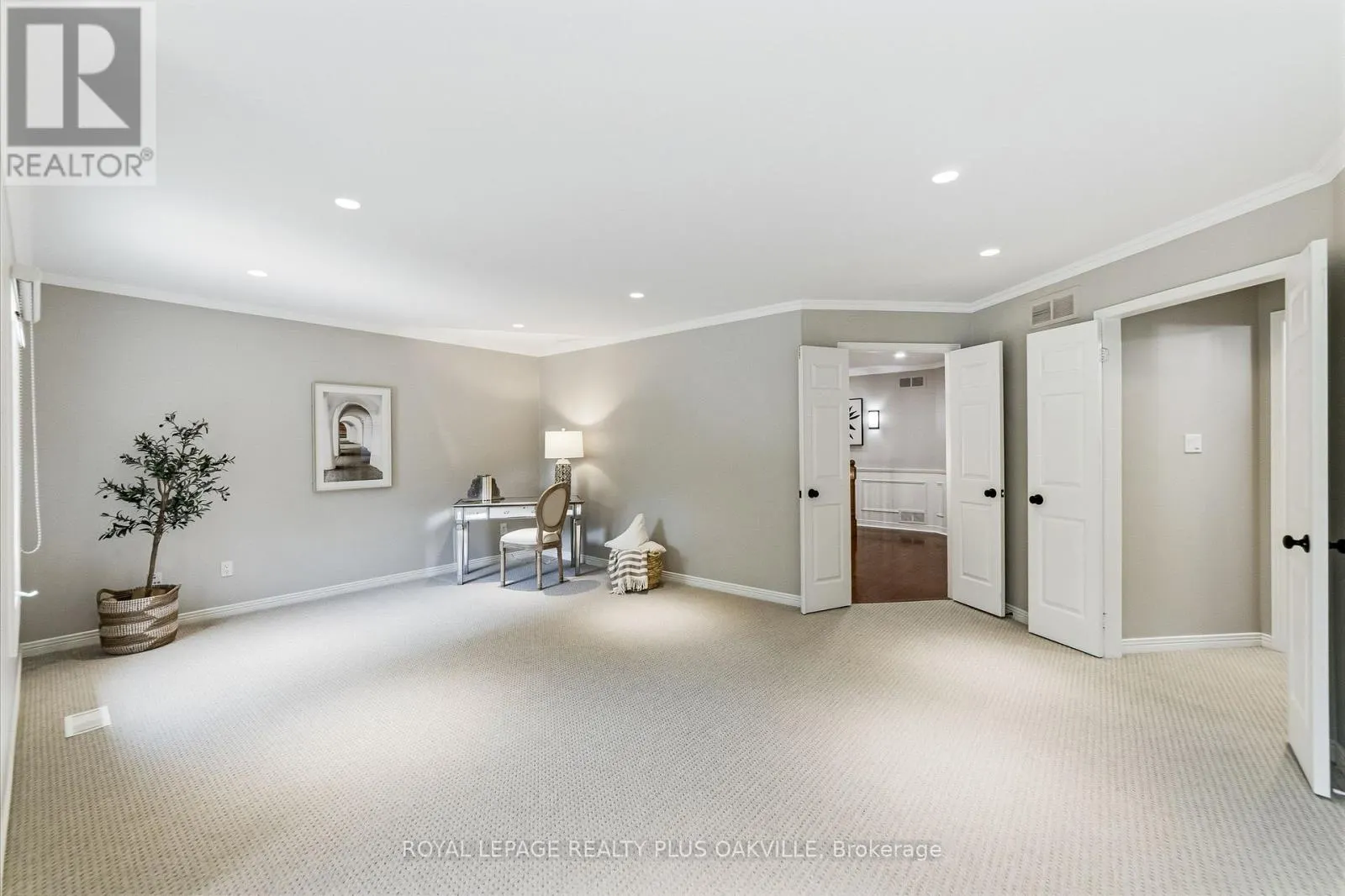 1113 VALLEYWOOD COURT