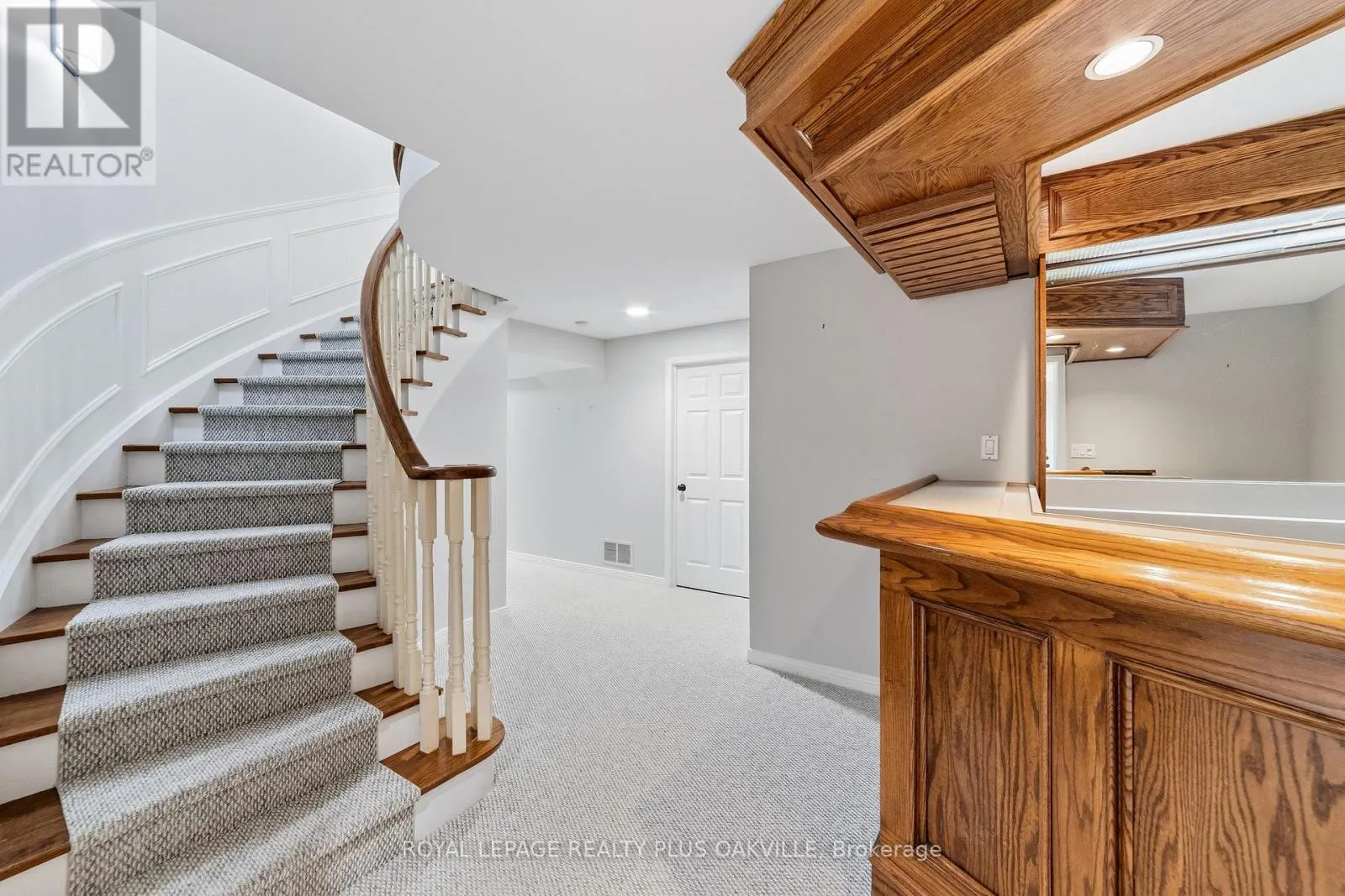 1113 VALLEYWOOD COURT