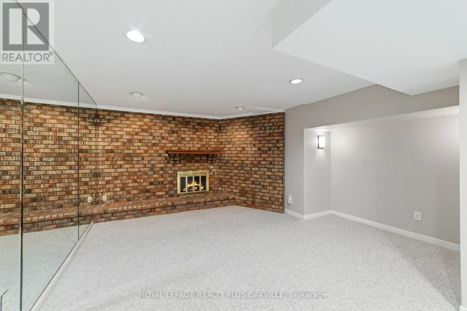 1113 VALLEYWOOD COURT