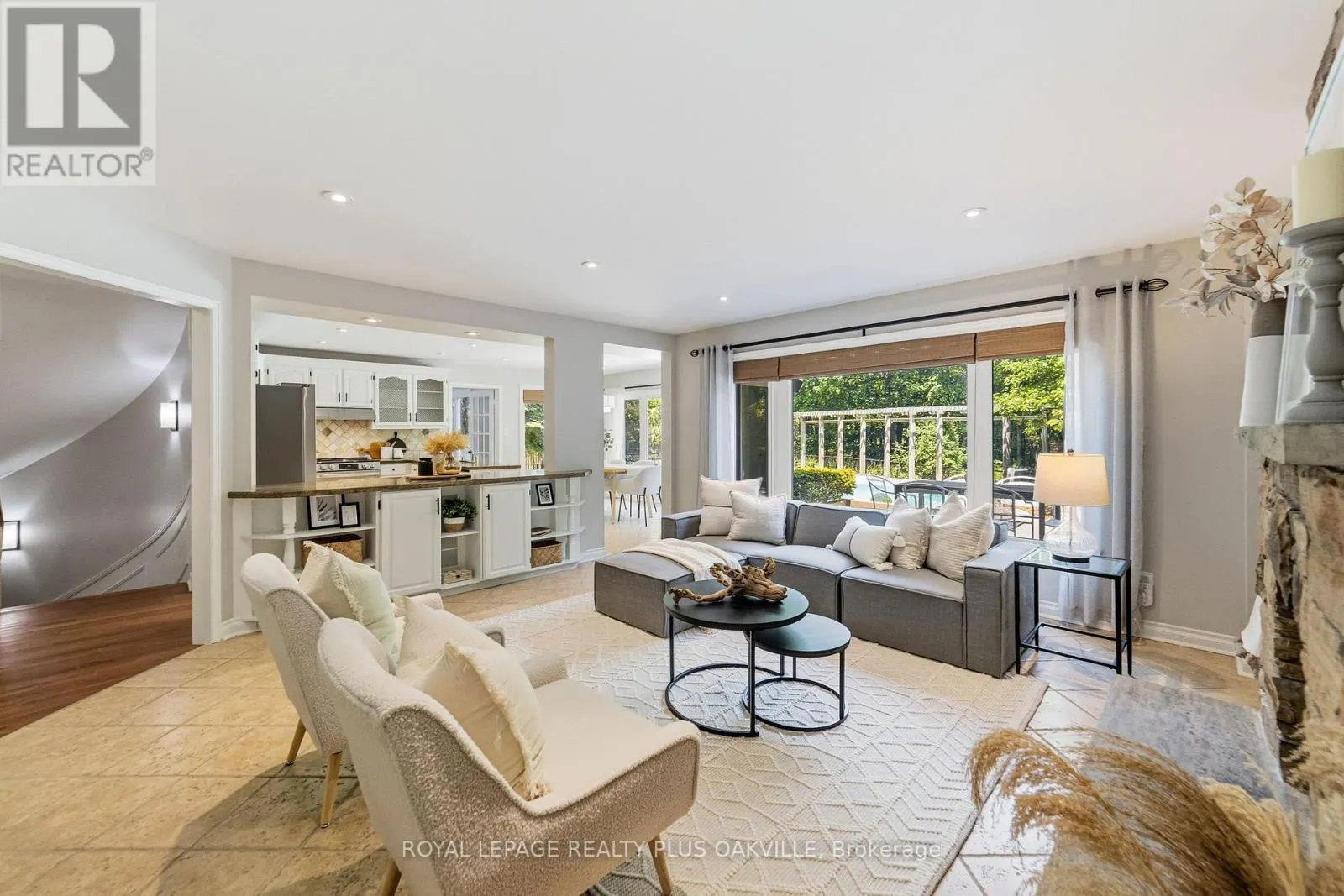 1113 VALLEYWOOD COURT
