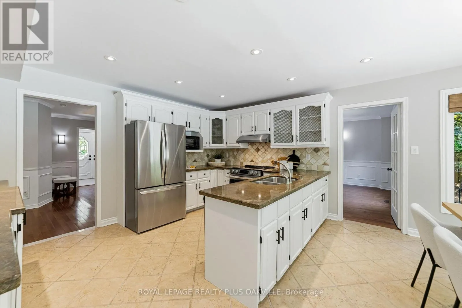 1113 VALLEYWOOD COURT