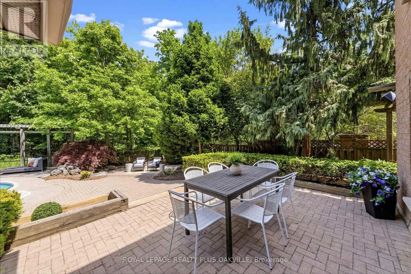 1113 VALLEYWOOD COURT