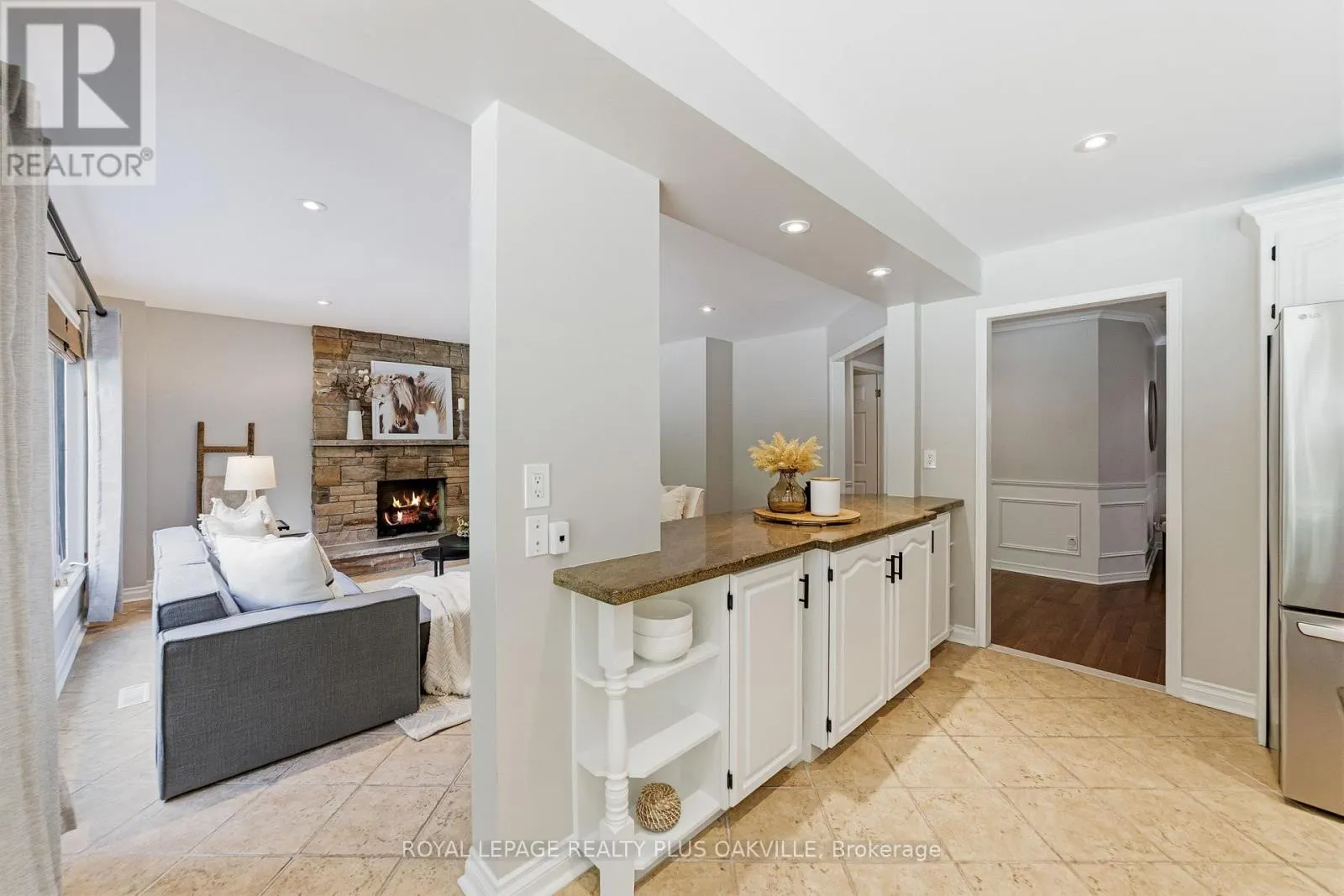 1113 VALLEYWOOD COURT