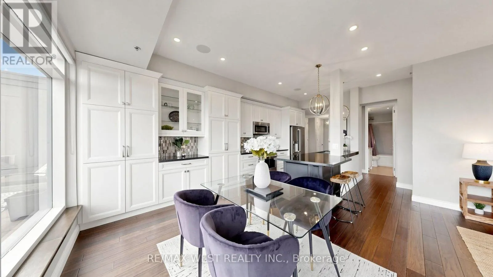 605 - 34 PLAINS ROAD E