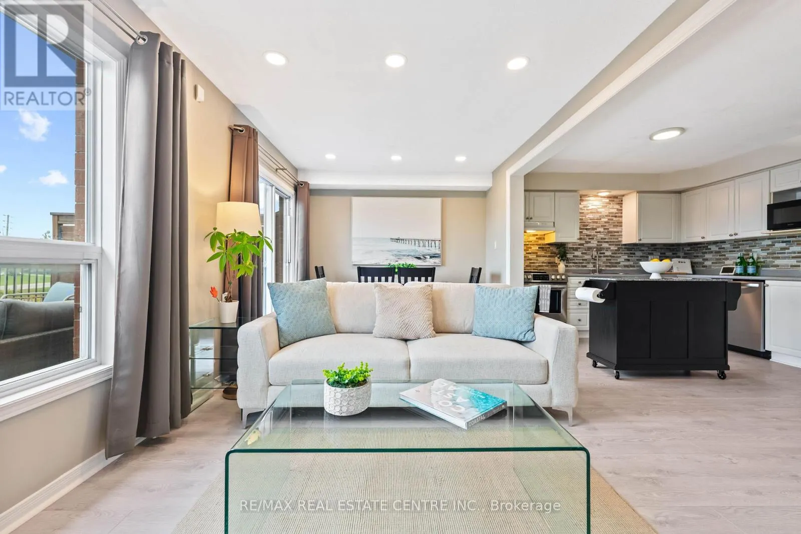 53 BENJAMIN CRESCENT