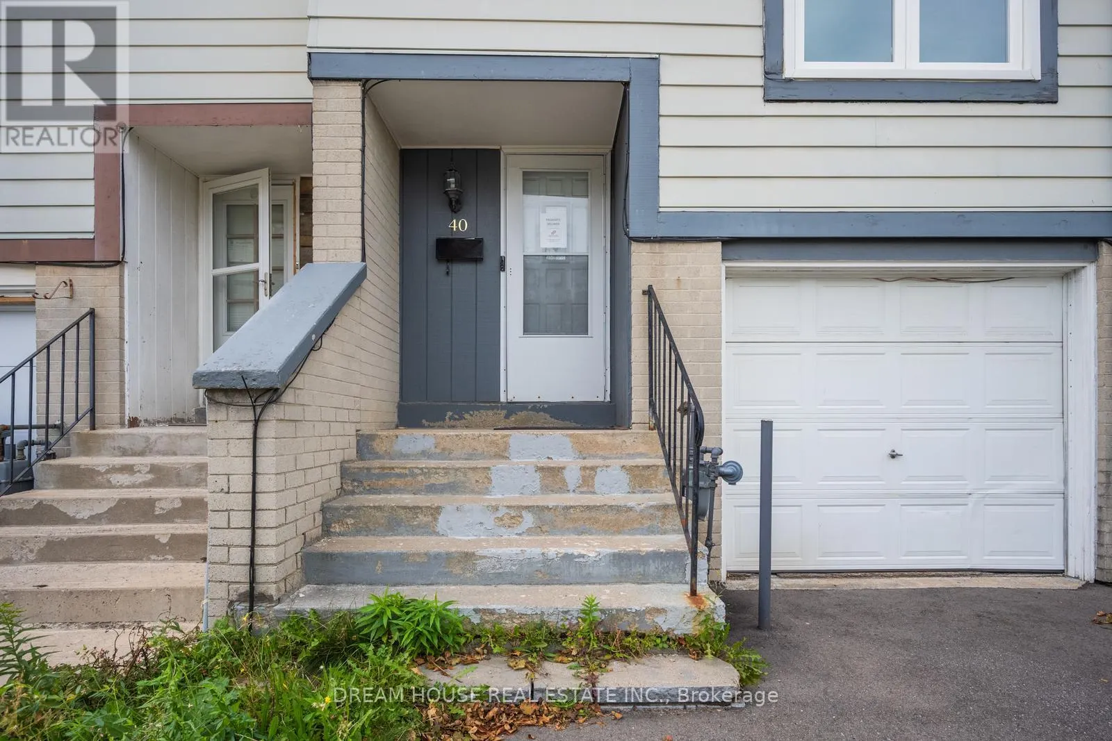 40 HOSKINS SQUARE