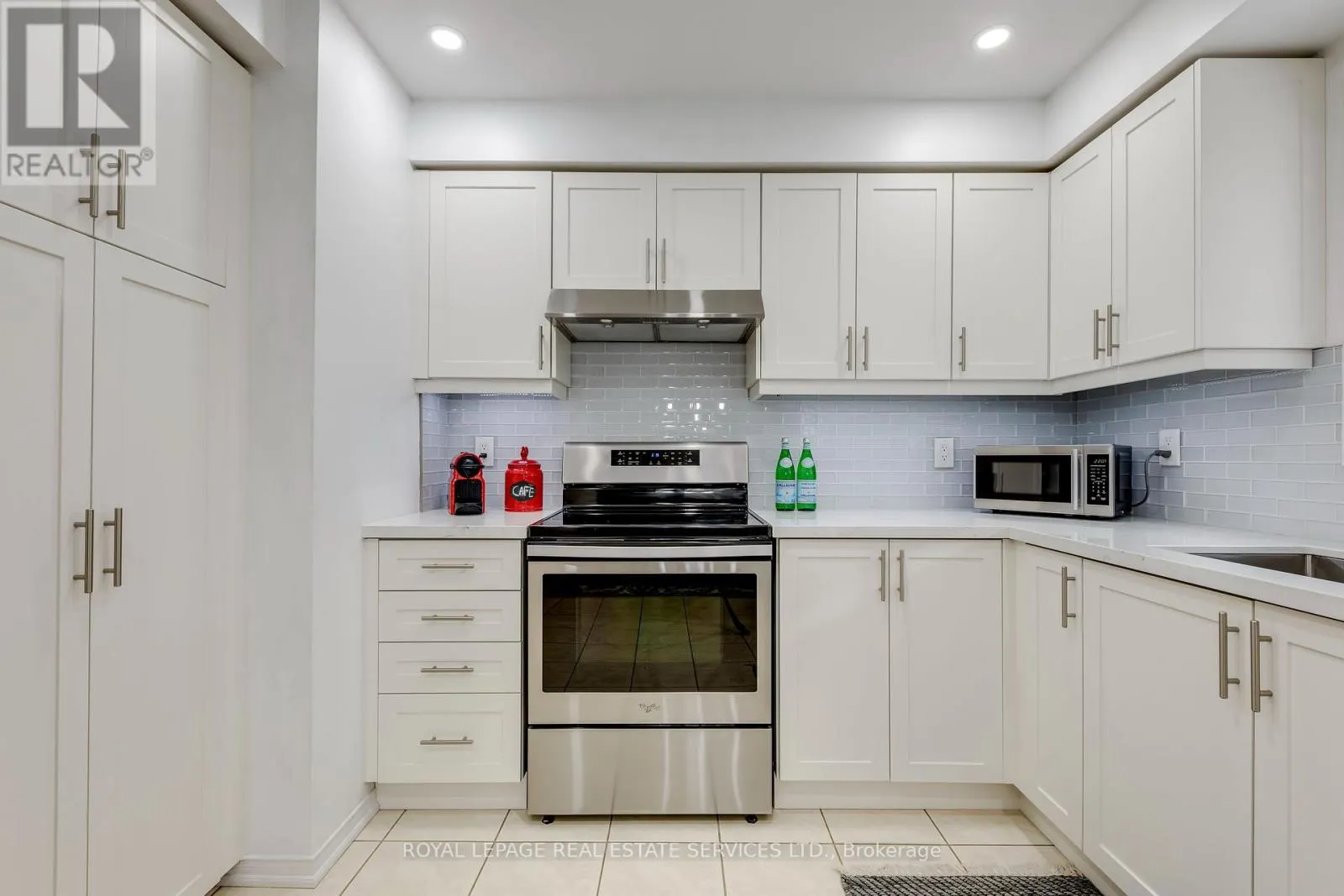17 - 2360 PARKHAVEN BOULEVARD