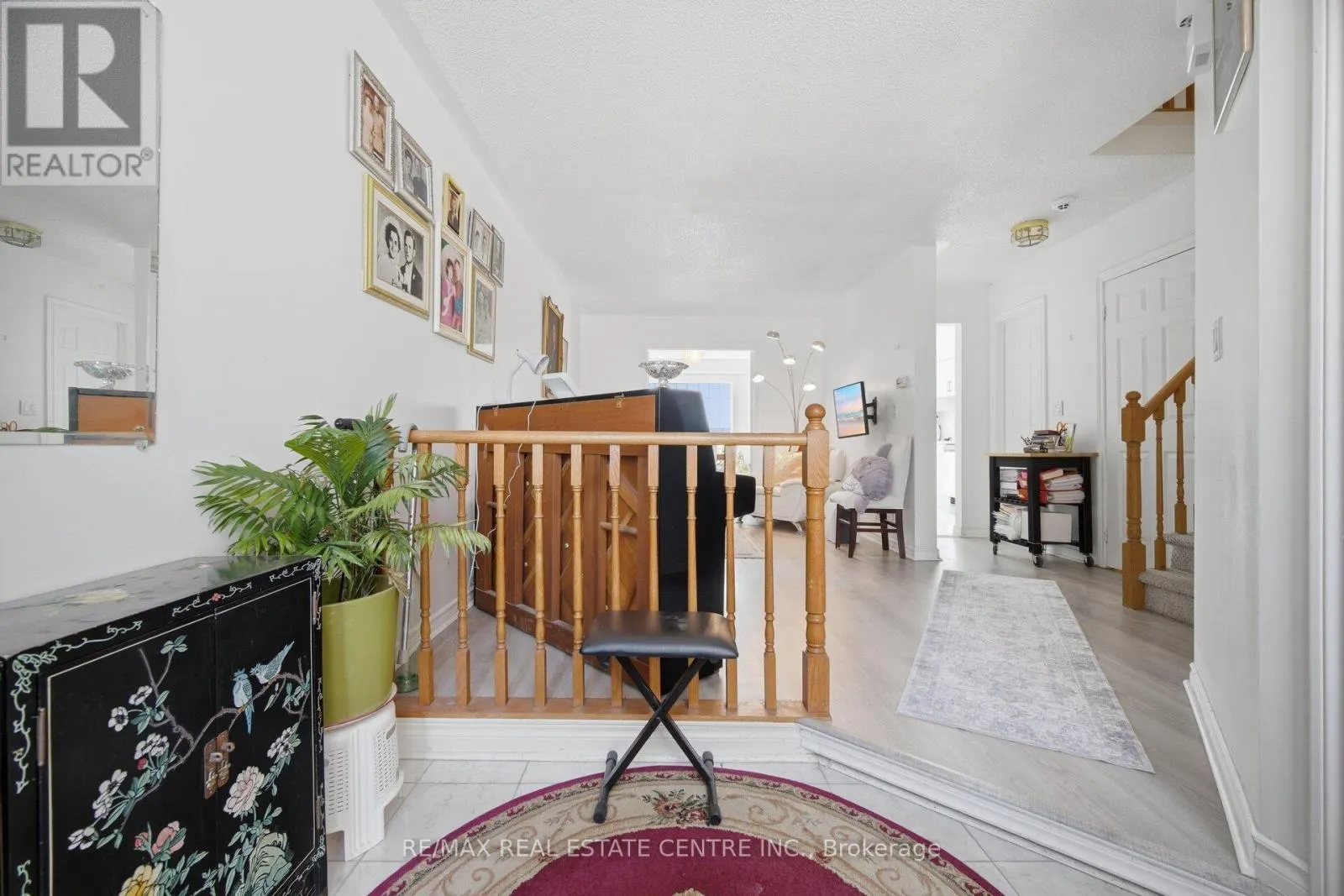 2 - 3 HARTNELL SQUARE