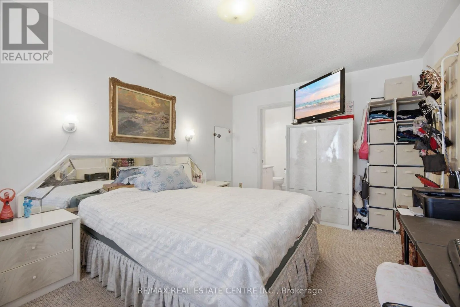 2 - 3 HARTNELL SQUARE