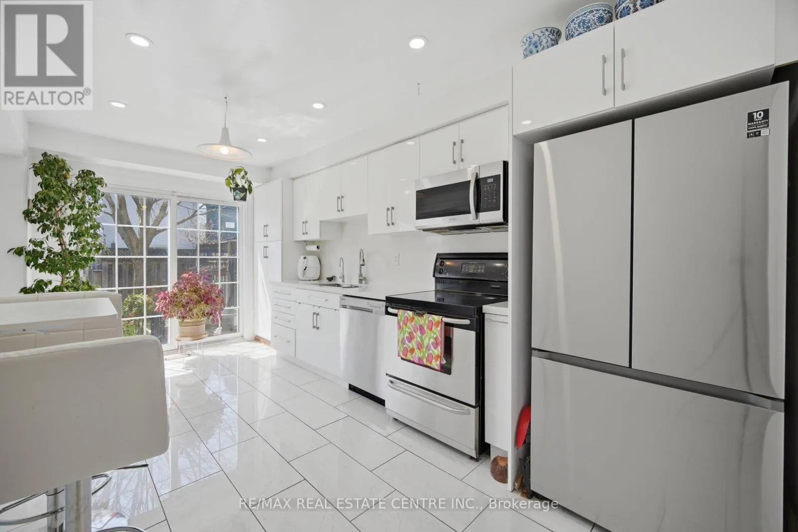2 - 3 HARTNELL SQUARE
