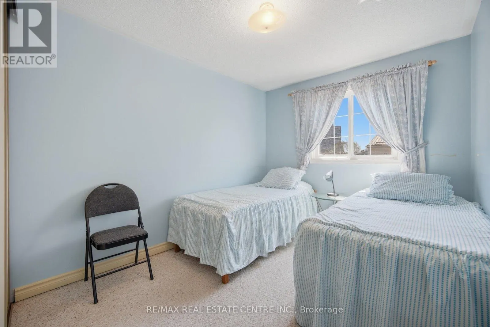 2 - 3 HARTNELL SQUARE