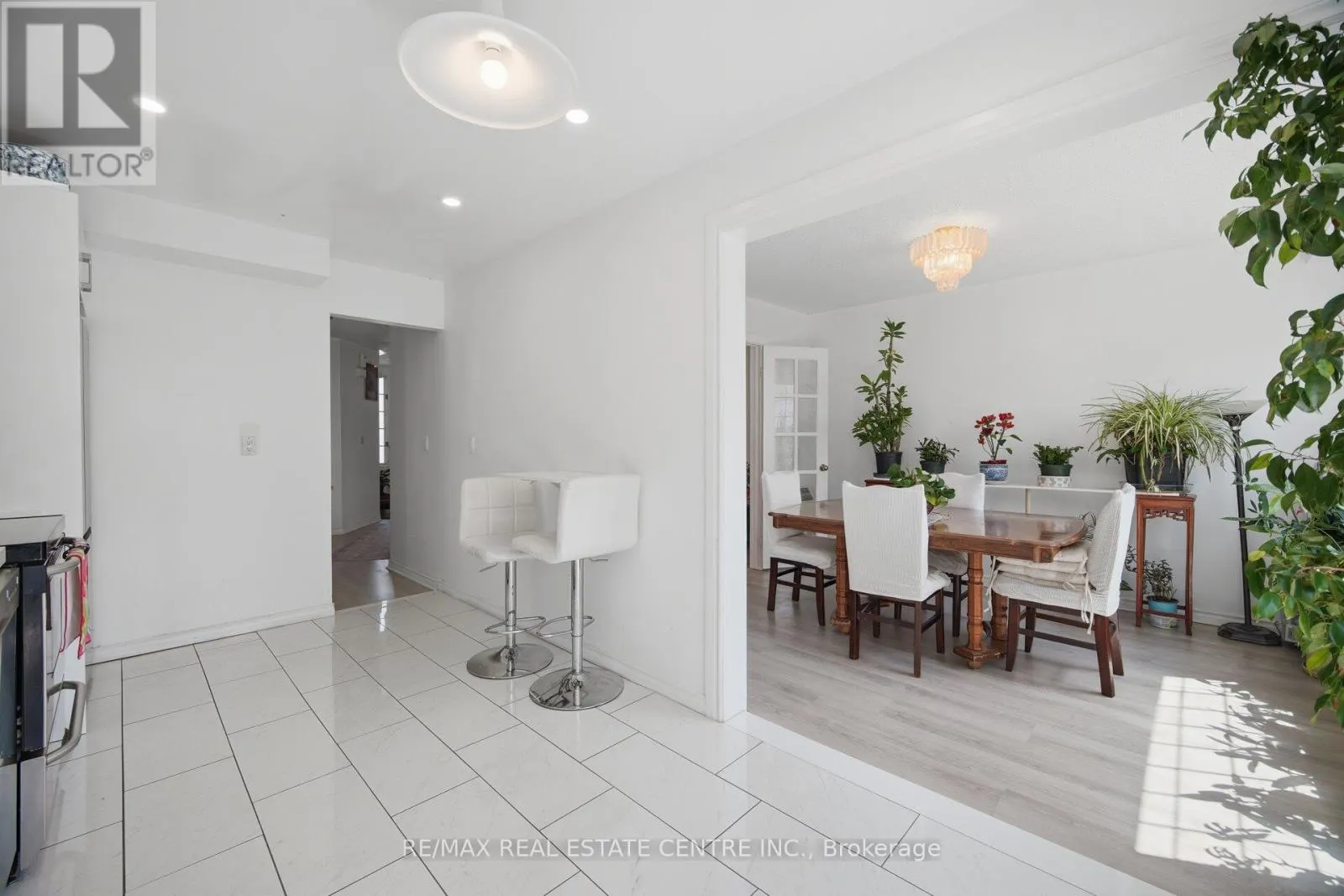 2 - 3 HARTNELL SQUARE