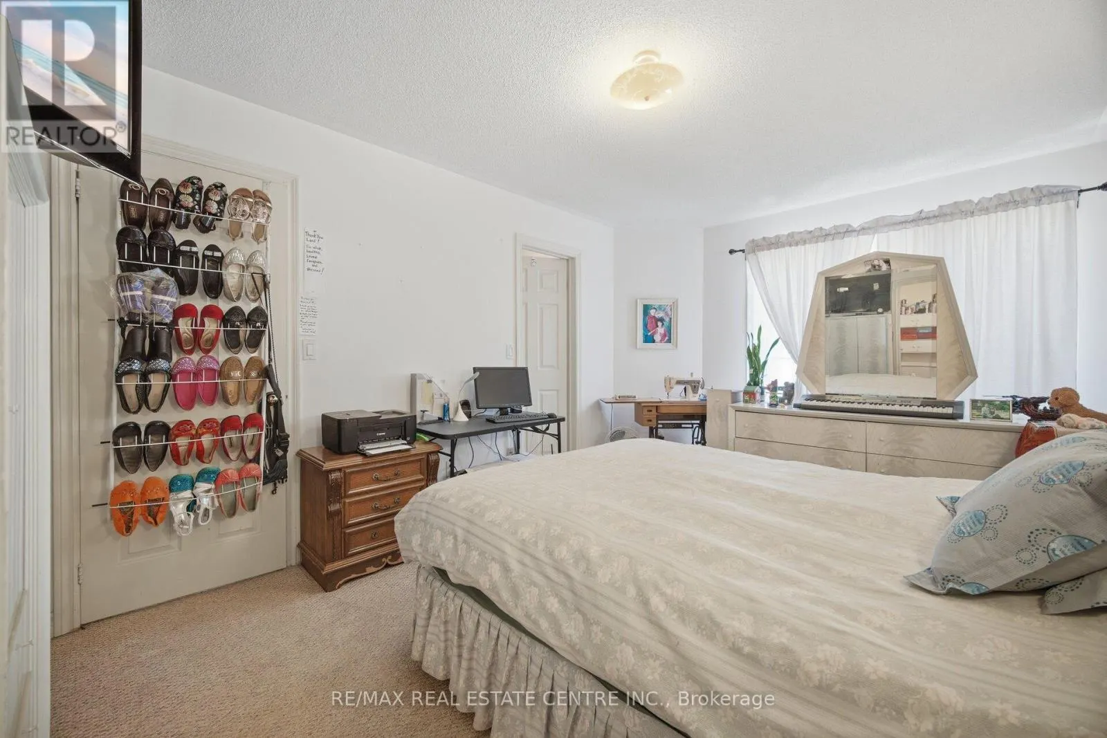 2 - 3 HARTNELL SQUARE