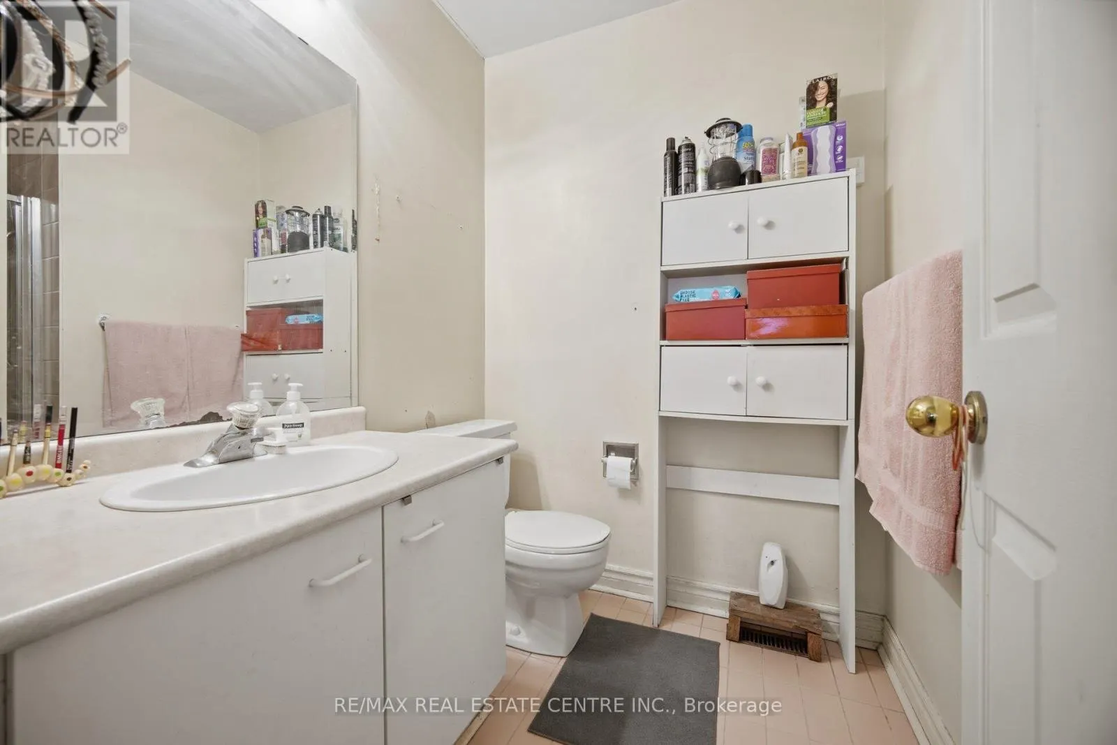 2 - 3 HARTNELL SQUARE