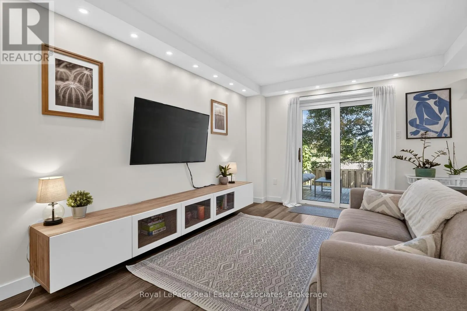 8 - 59 MAPLE AVENUE