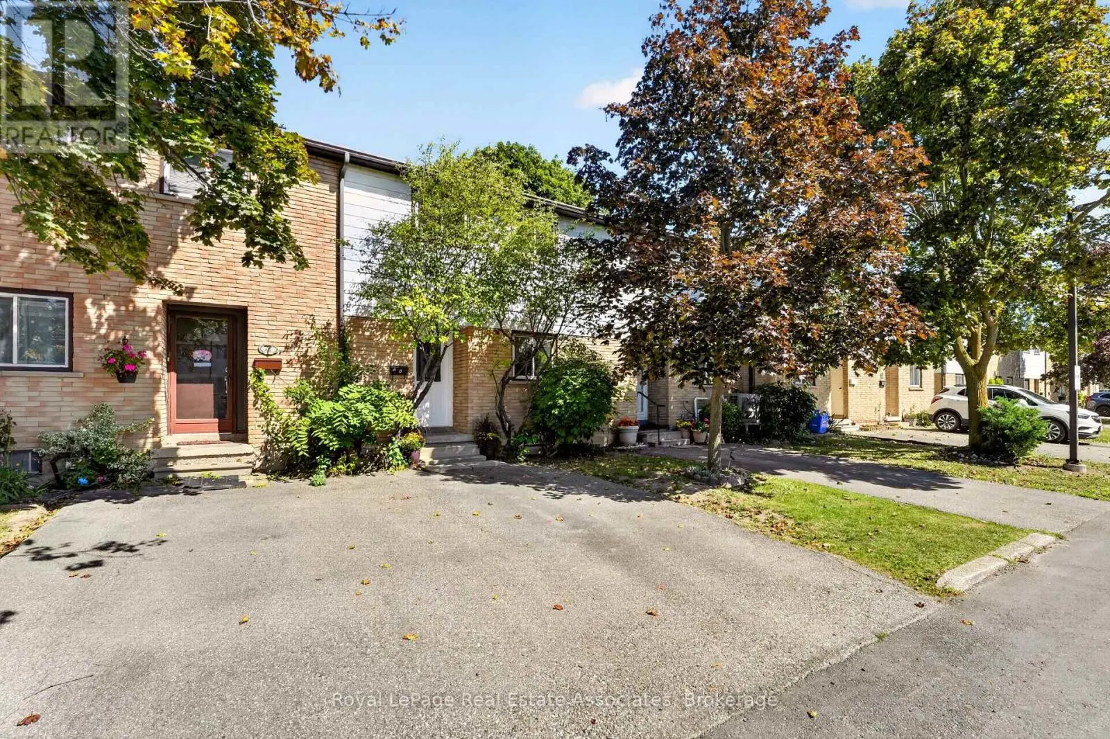 8 - 59 MAPLE AVENUE