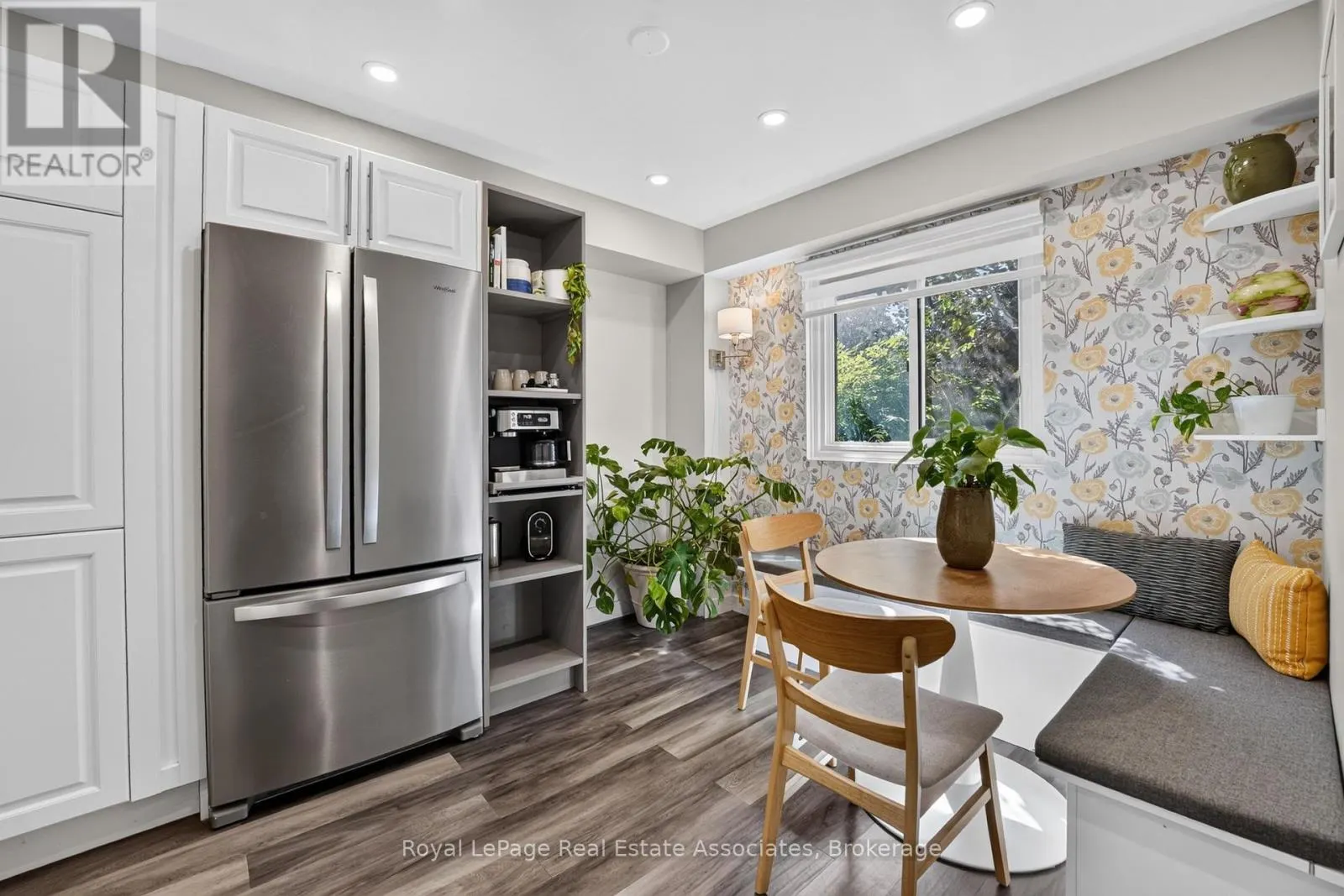 8 - 59 MAPLE AVENUE