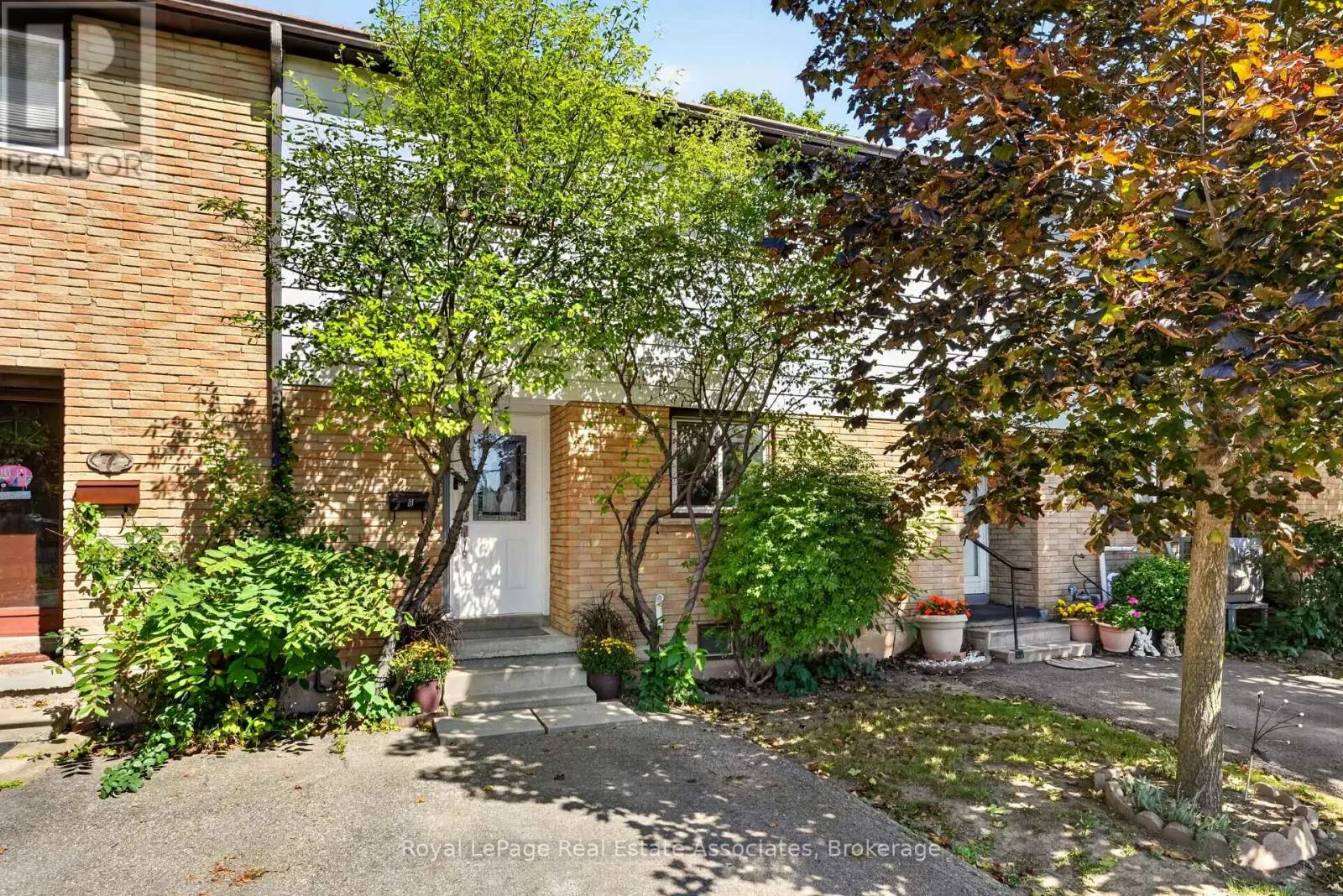 8 - 59 MAPLE AVENUE