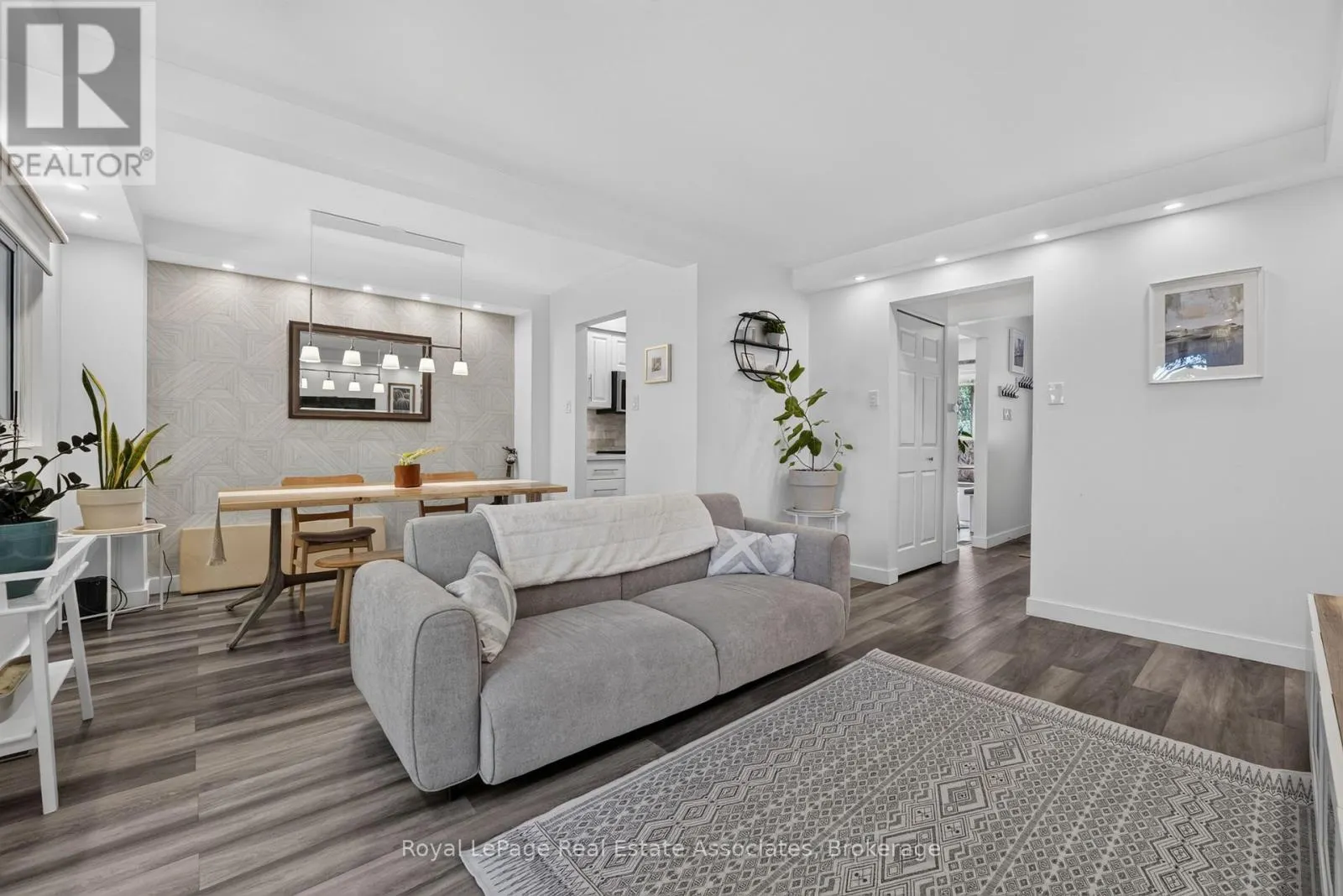 8 - 59 MAPLE AVENUE