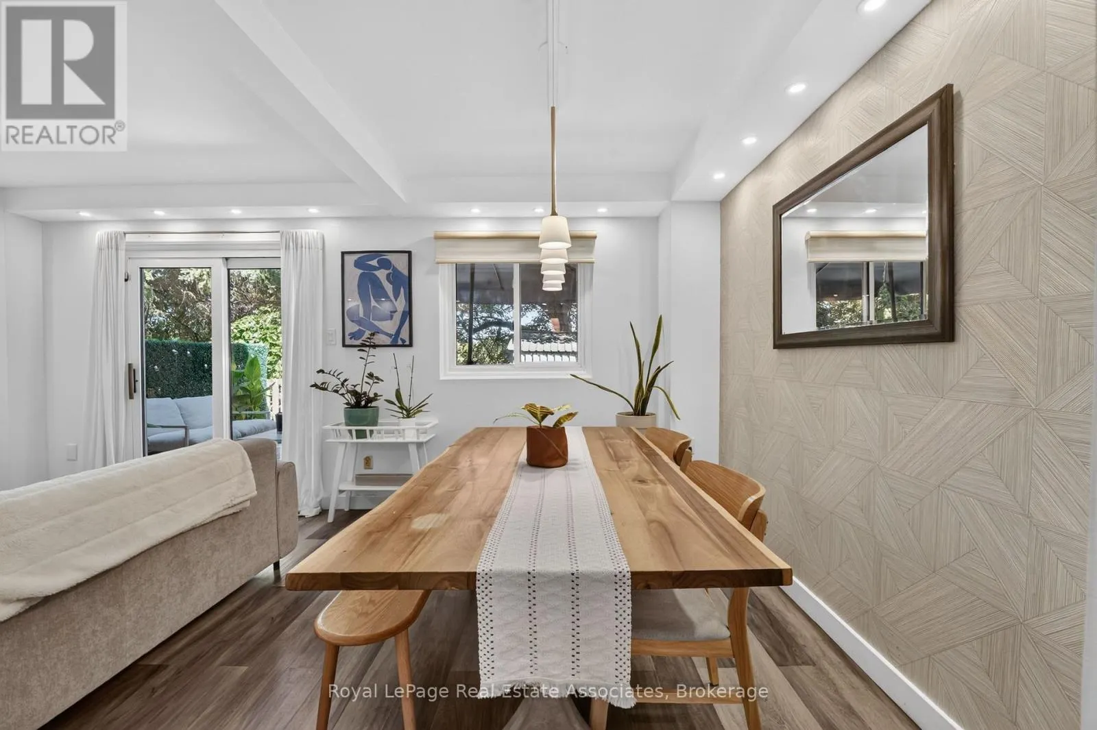 8 - 59 MAPLE AVENUE