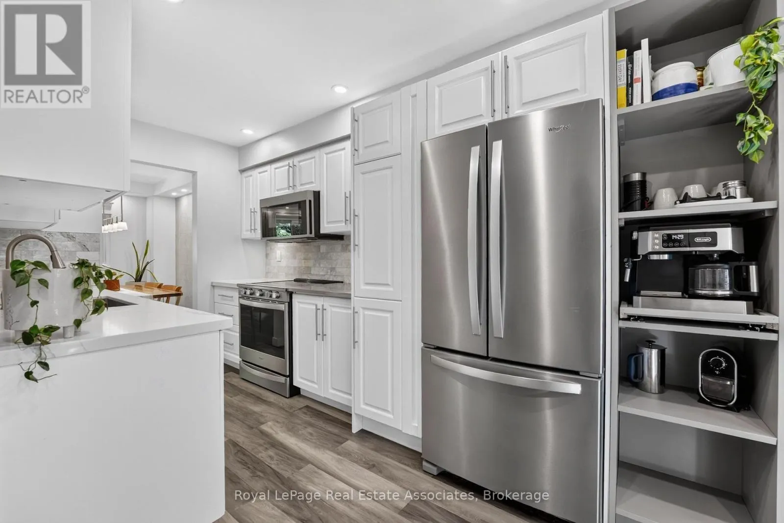 8 - 59 MAPLE AVENUE