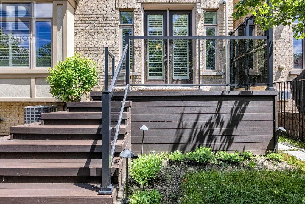 2444 CHATEAU COMMON