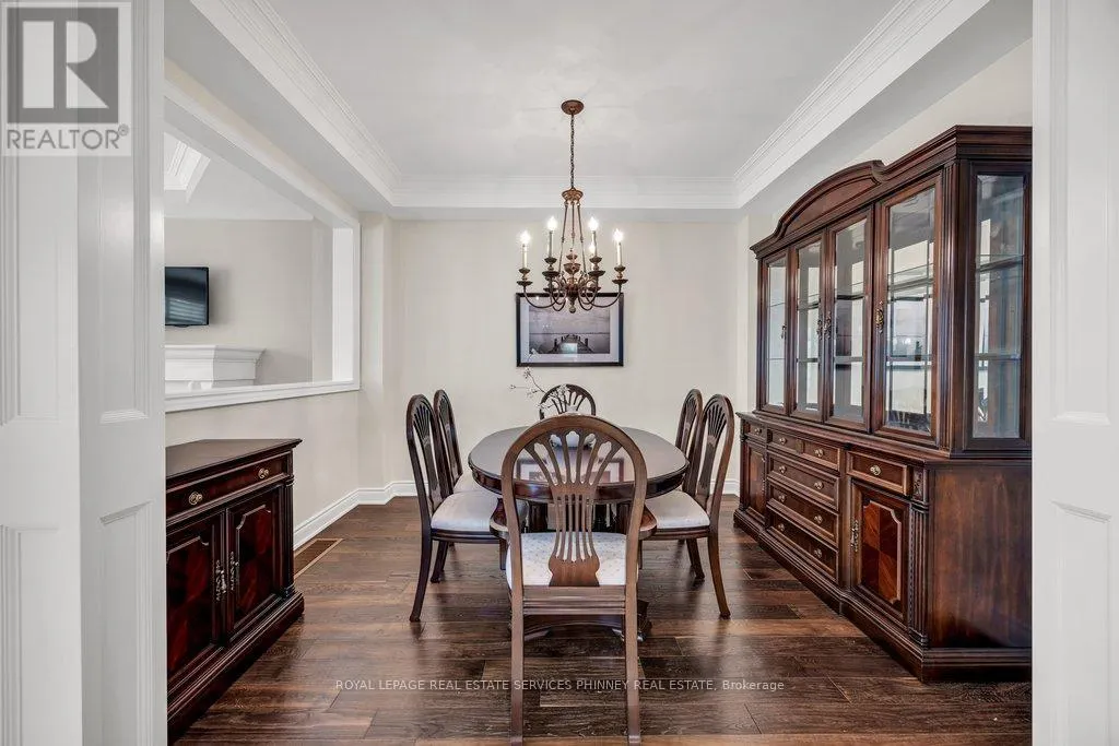 2444 CHATEAU COMMON