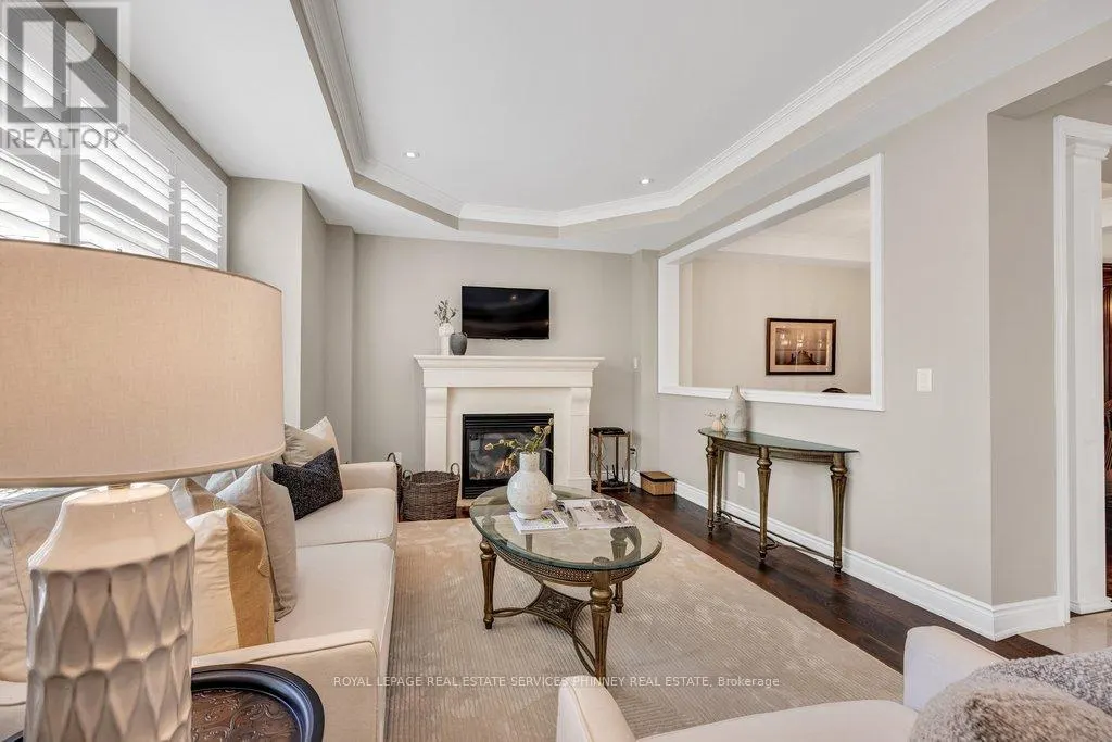 2444 CHATEAU COMMON