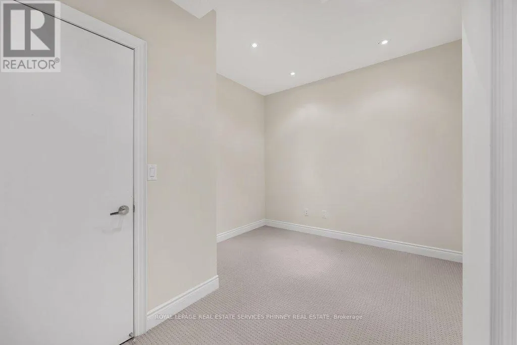 2444 CHATEAU COMMON