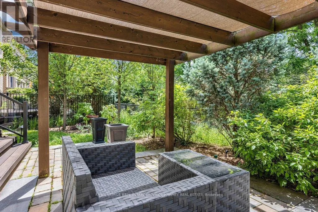 2444 CHATEAU COMMON