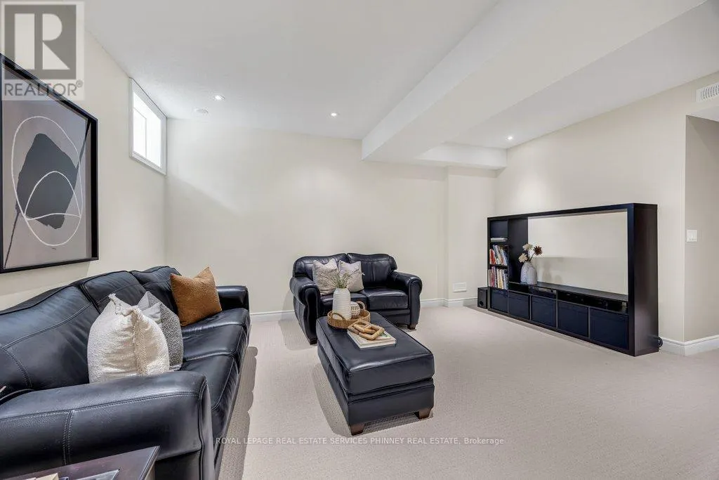 2444 CHATEAU COMMON
