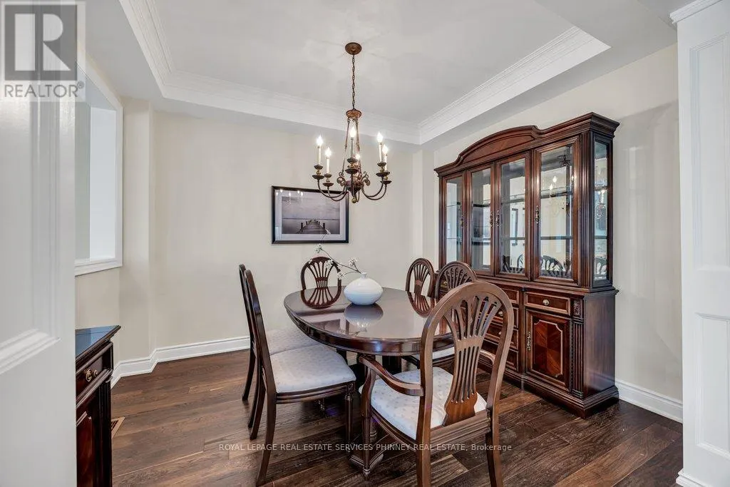 2444 CHATEAU COMMON