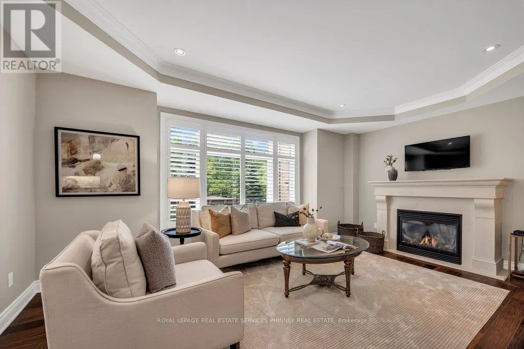 2444 CHATEAU COMMON