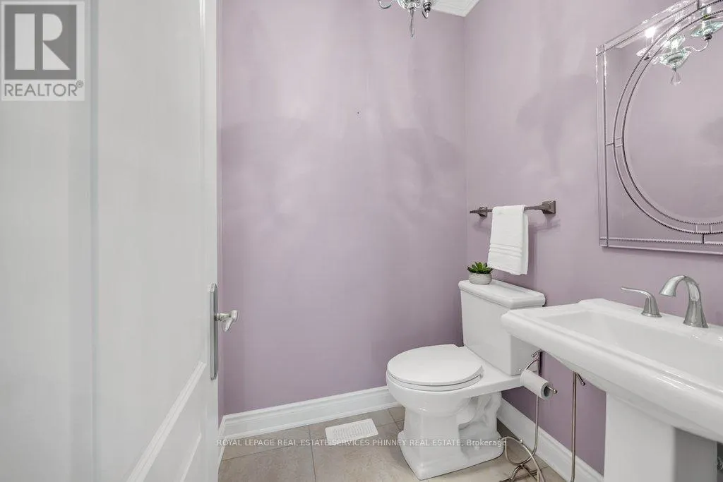 2444 CHATEAU COMMON
