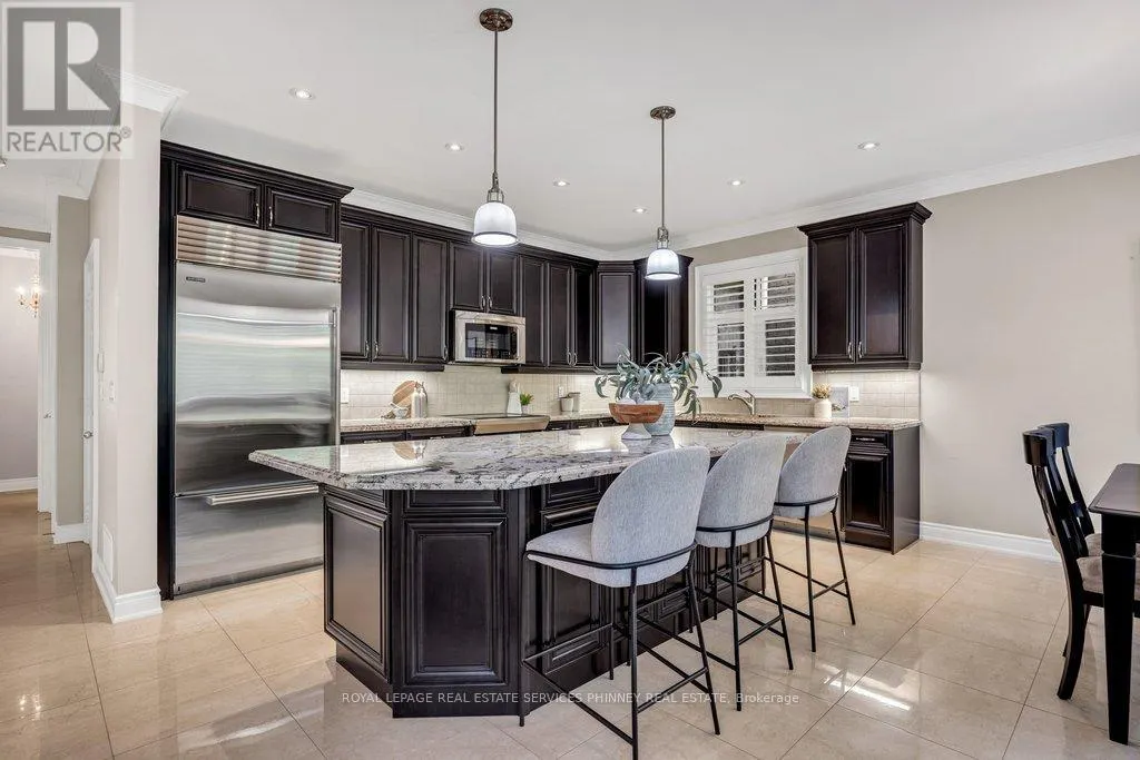 2444 CHATEAU COMMON
