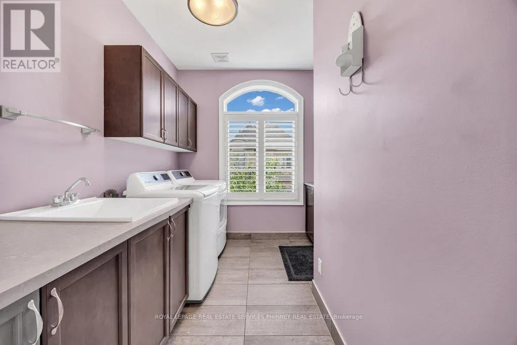 2444 CHATEAU COMMON