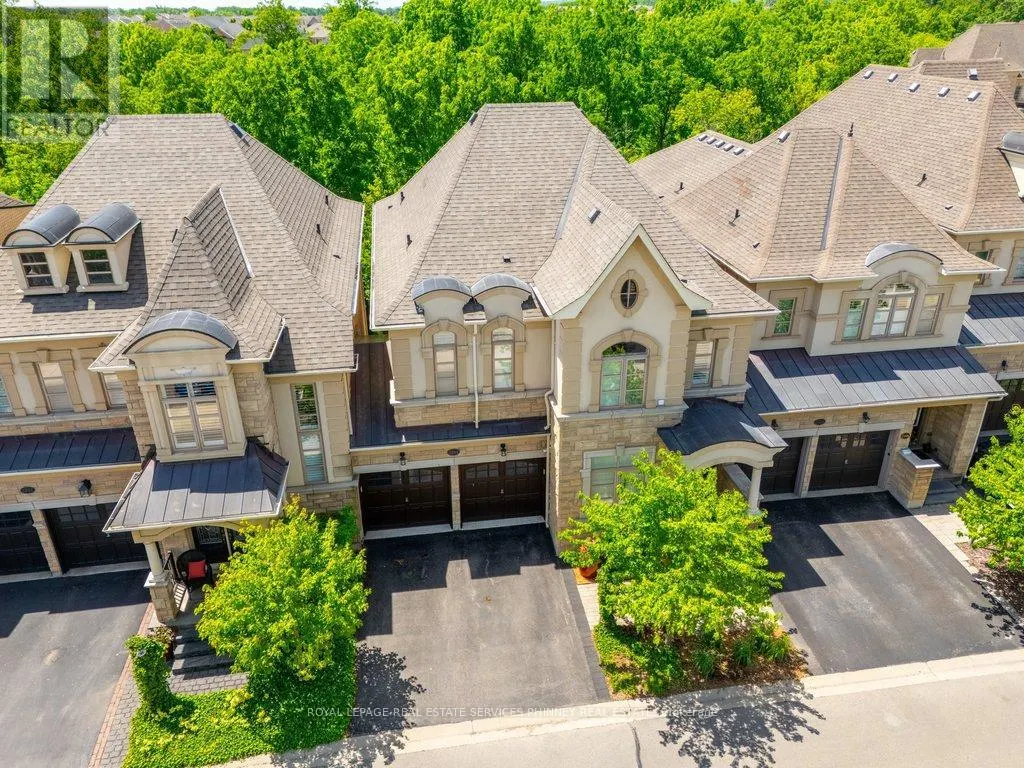 2444 CHATEAU COMMON
