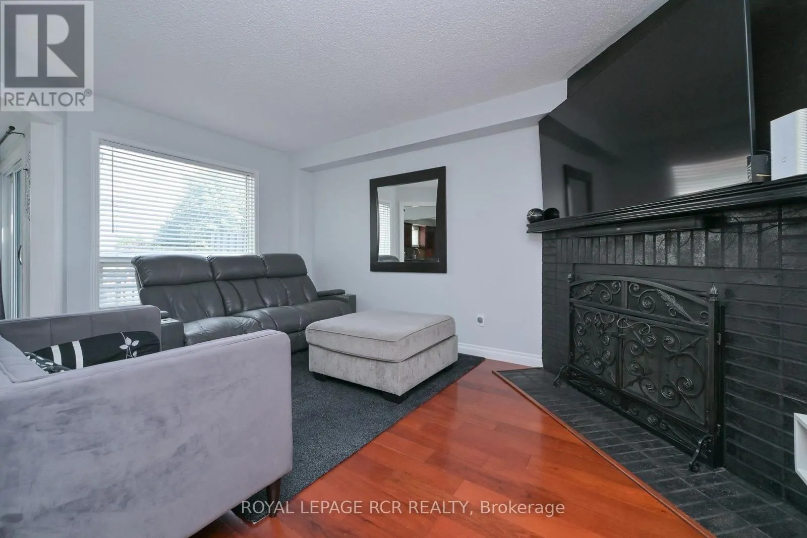 45 FIELDGATE DRIVE