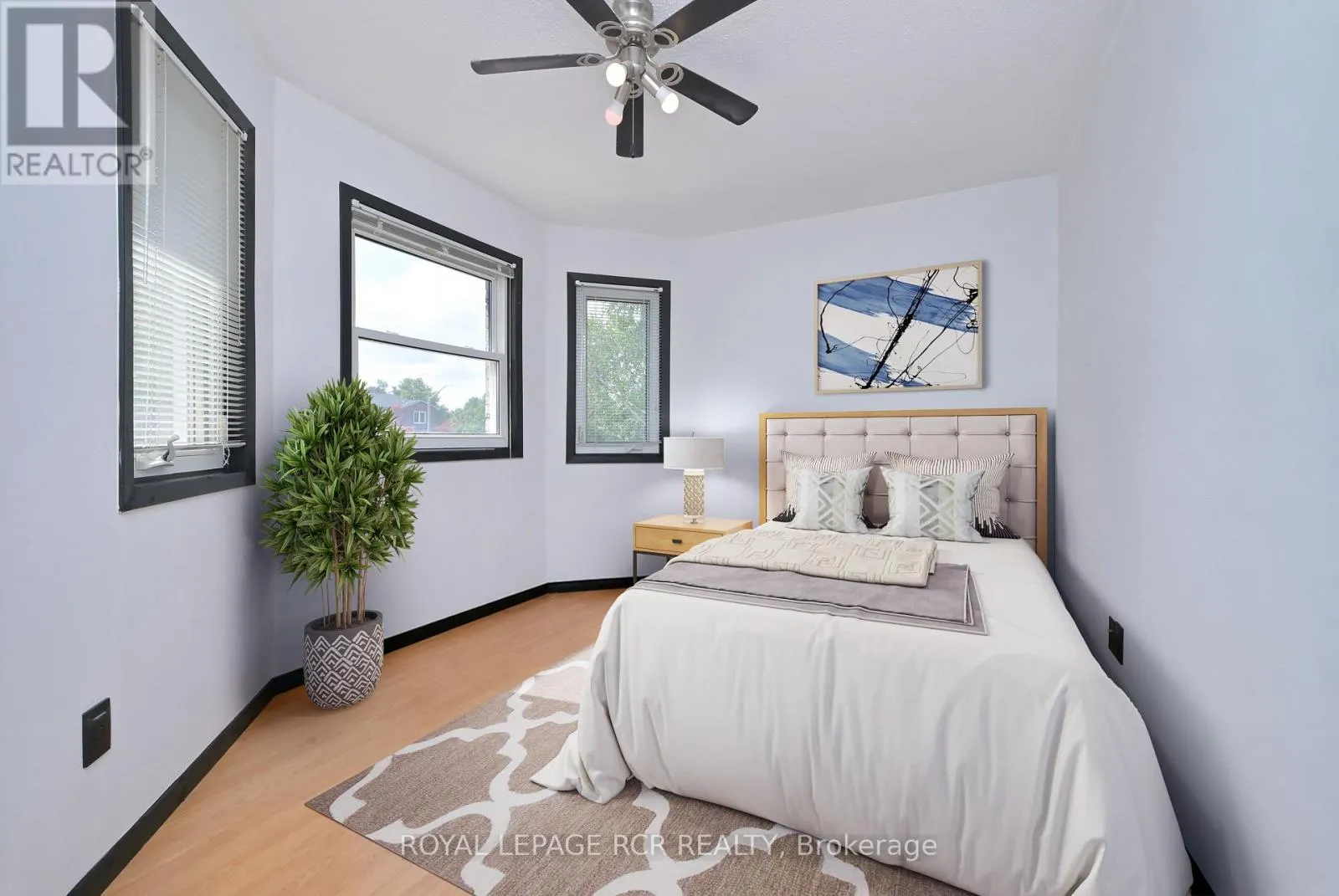 45 FIELDGATE DRIVE