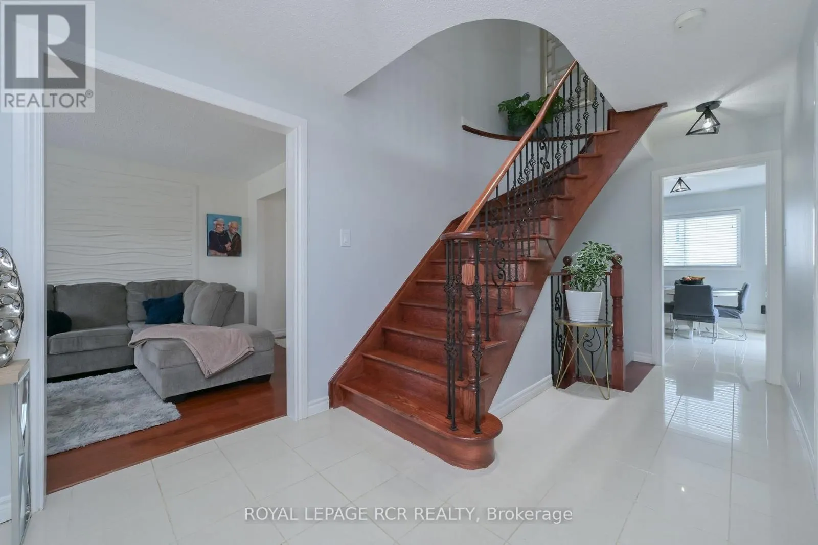 45 FIELDGATE DRIVE