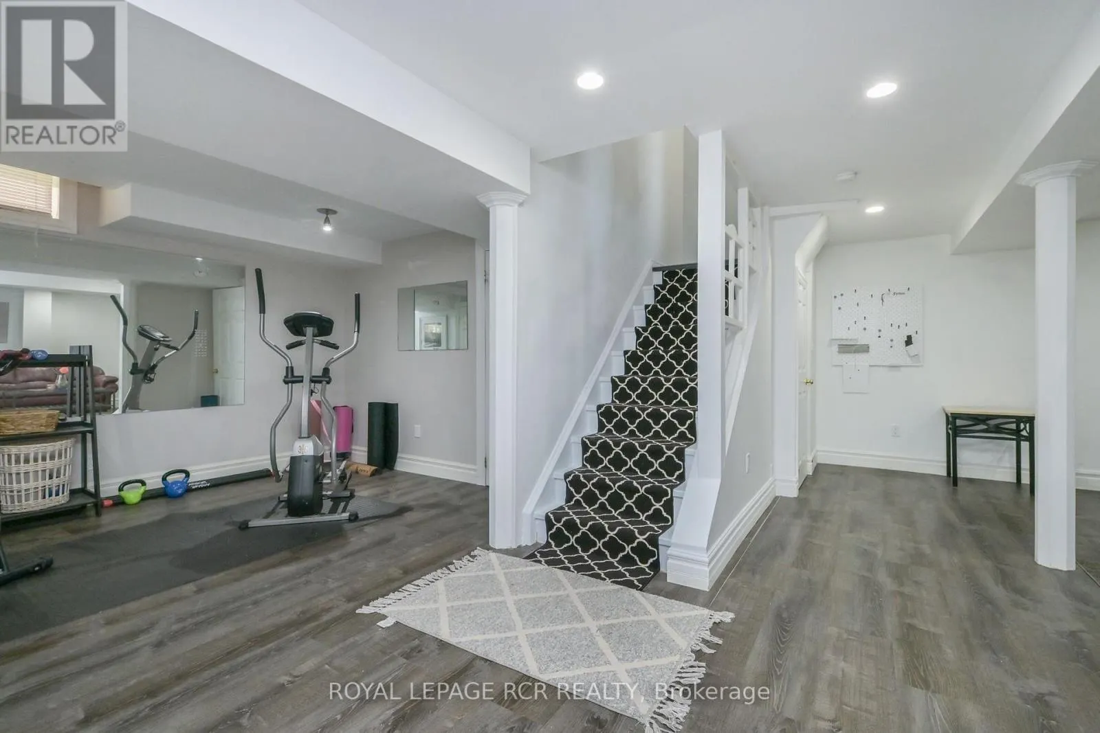 45 FIELDGATE DRIVE