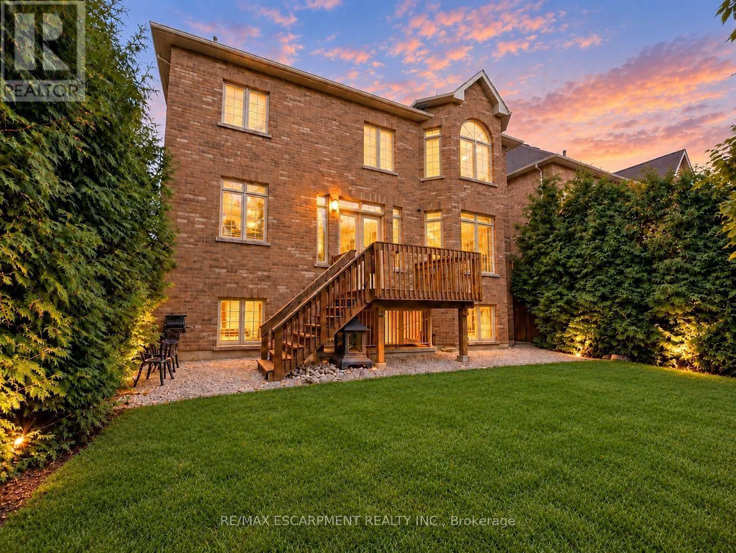 2121 BLACKFOREST CRESCENT
