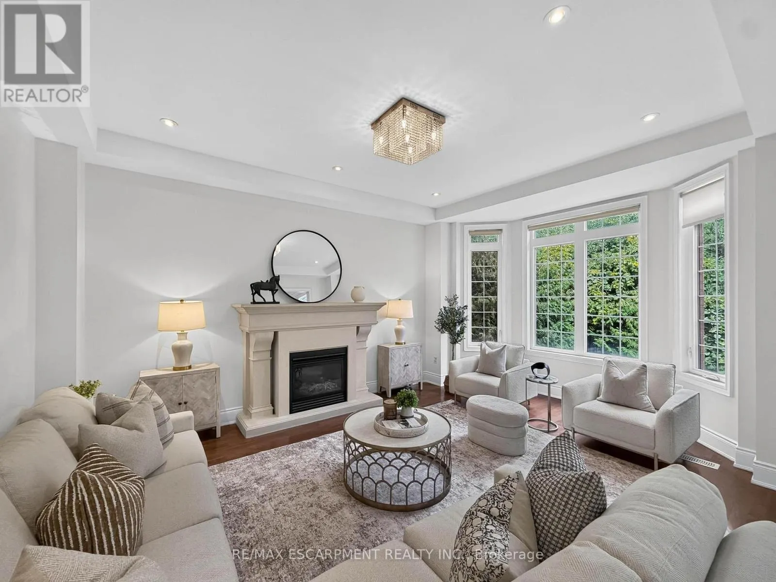 2121 BLACKFOREST CRESCENT