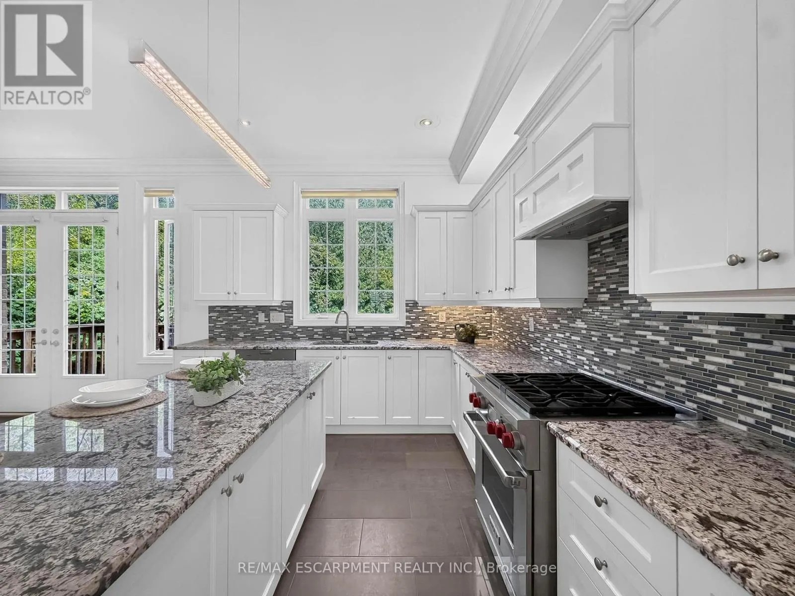 2121 BLACKFOREST CRESCENT