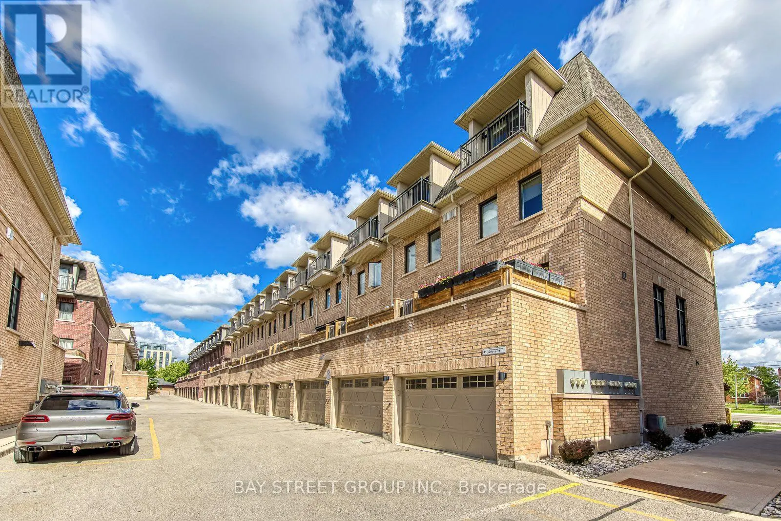 #14 - 2172 TRAFALGAR ROAD