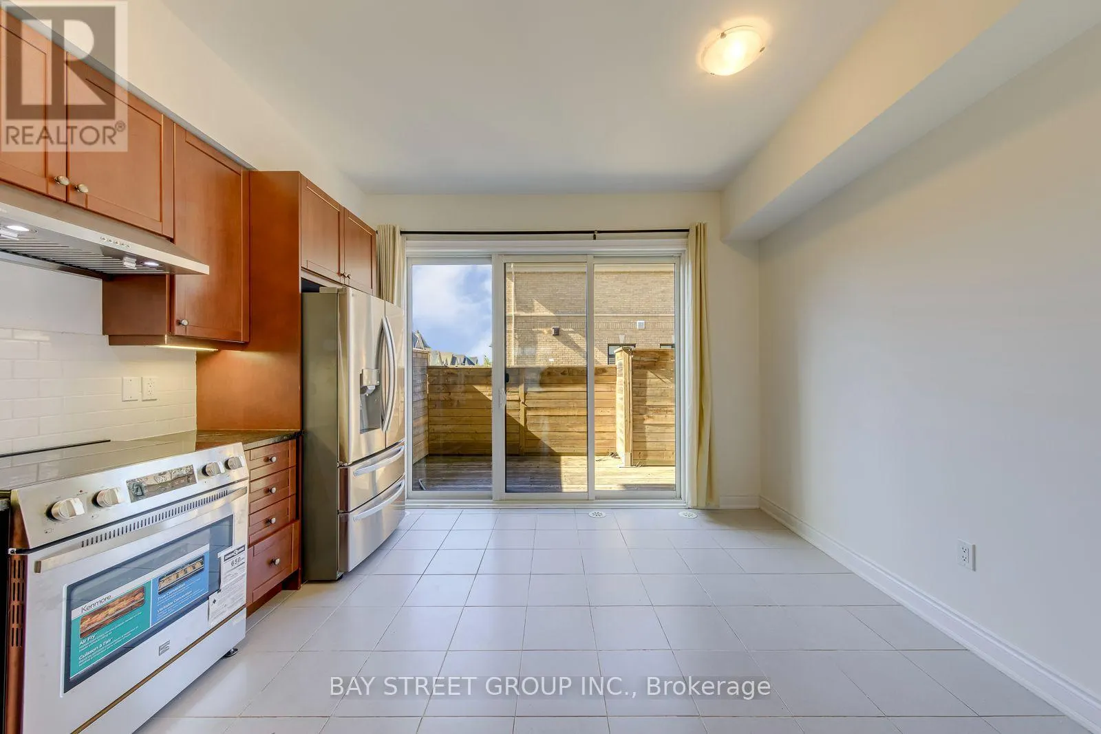 #14 - 2172 TRAFALGAR ROAD