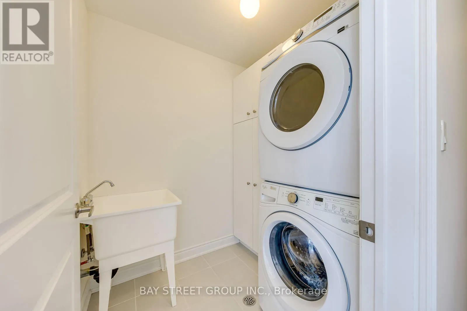 #14 - 2172 TRAFALGAR ROAD
