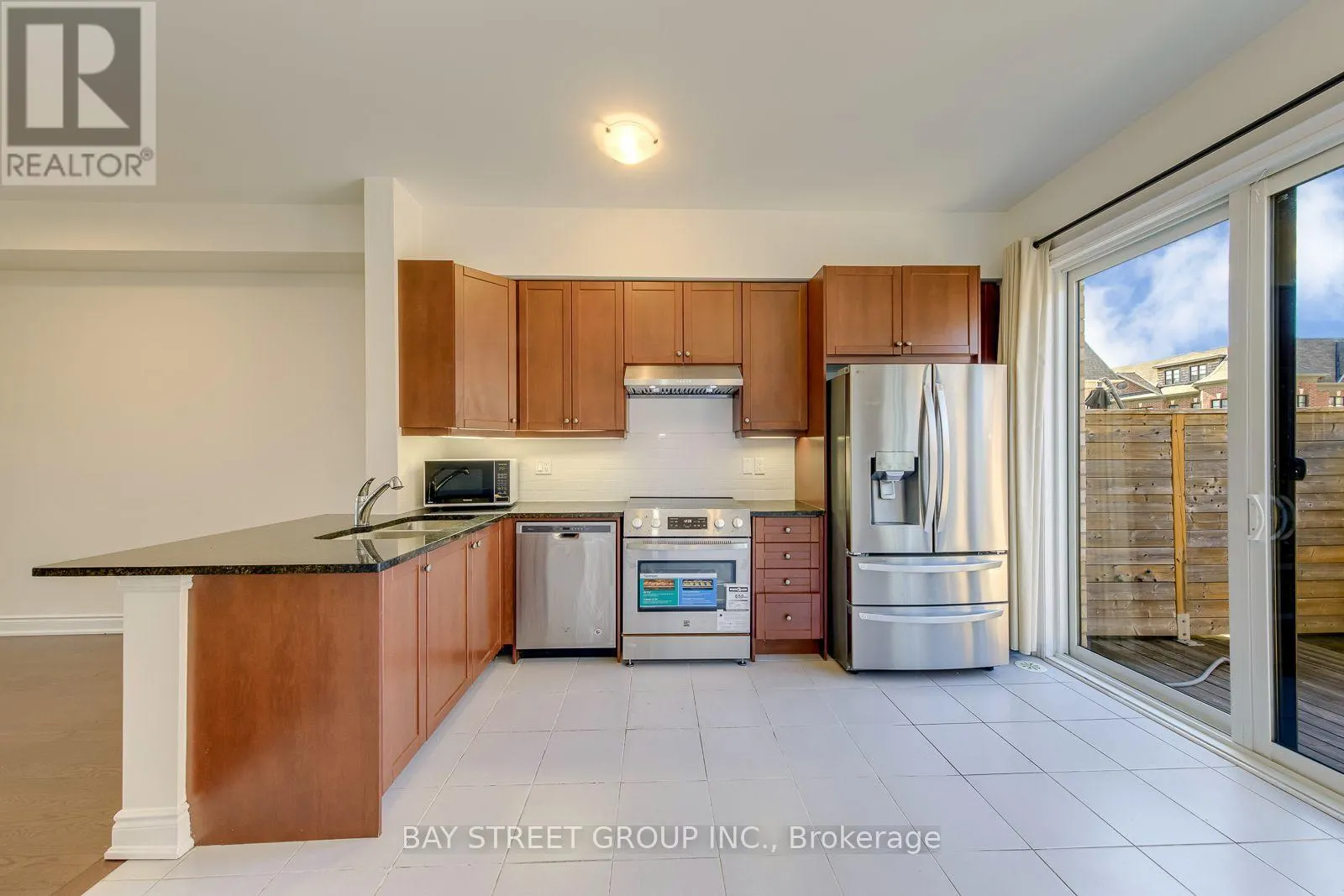 #14 - 2172 TRAFALGAR ROAD
