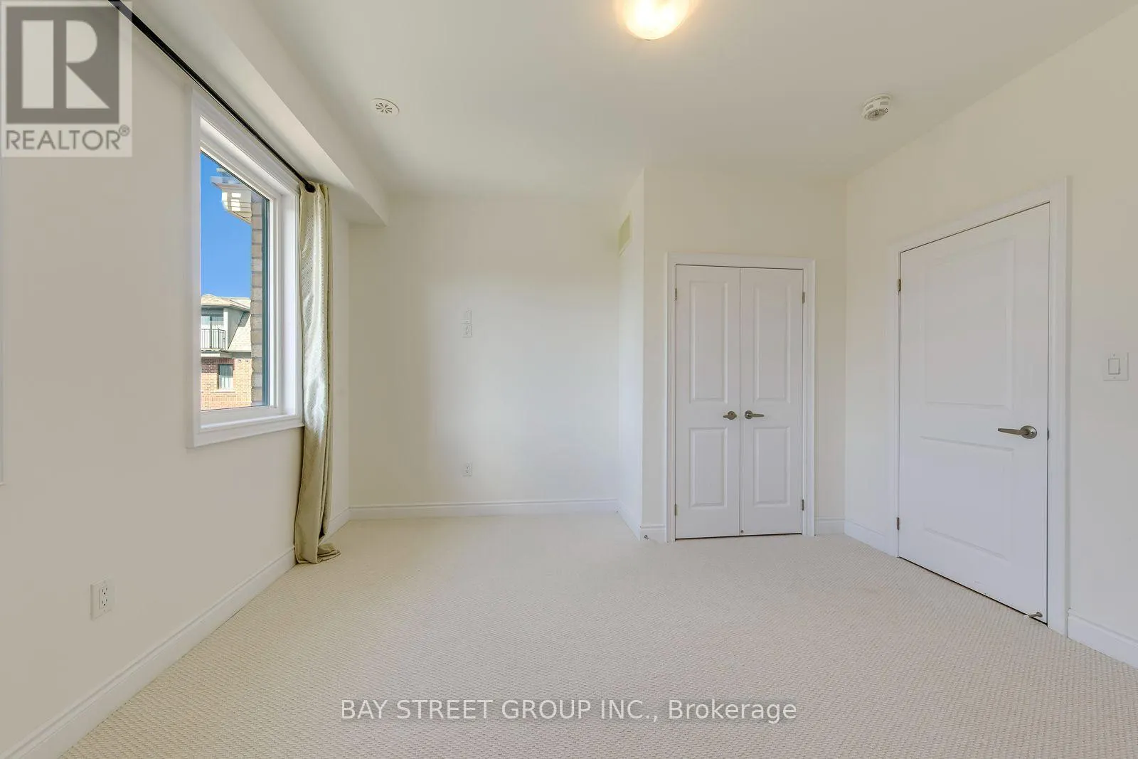 #14 - 2172 TRAFALGAR ROAD
