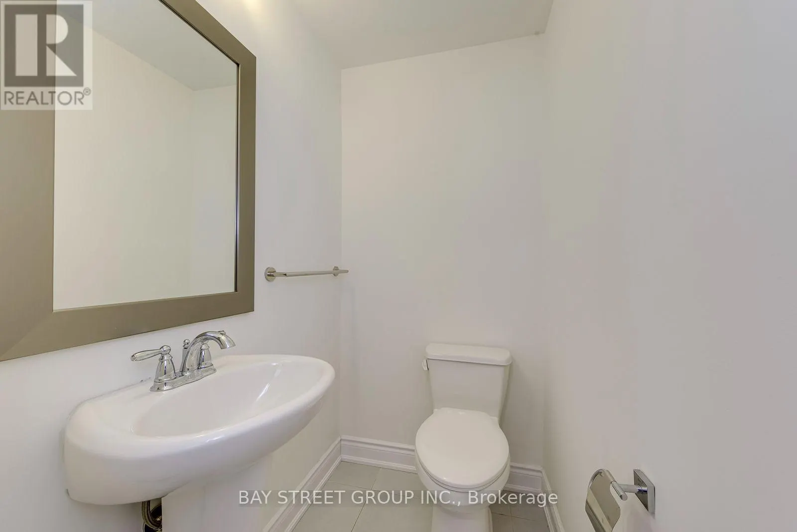 #14 - 2172 TRAFALGAR ROAD